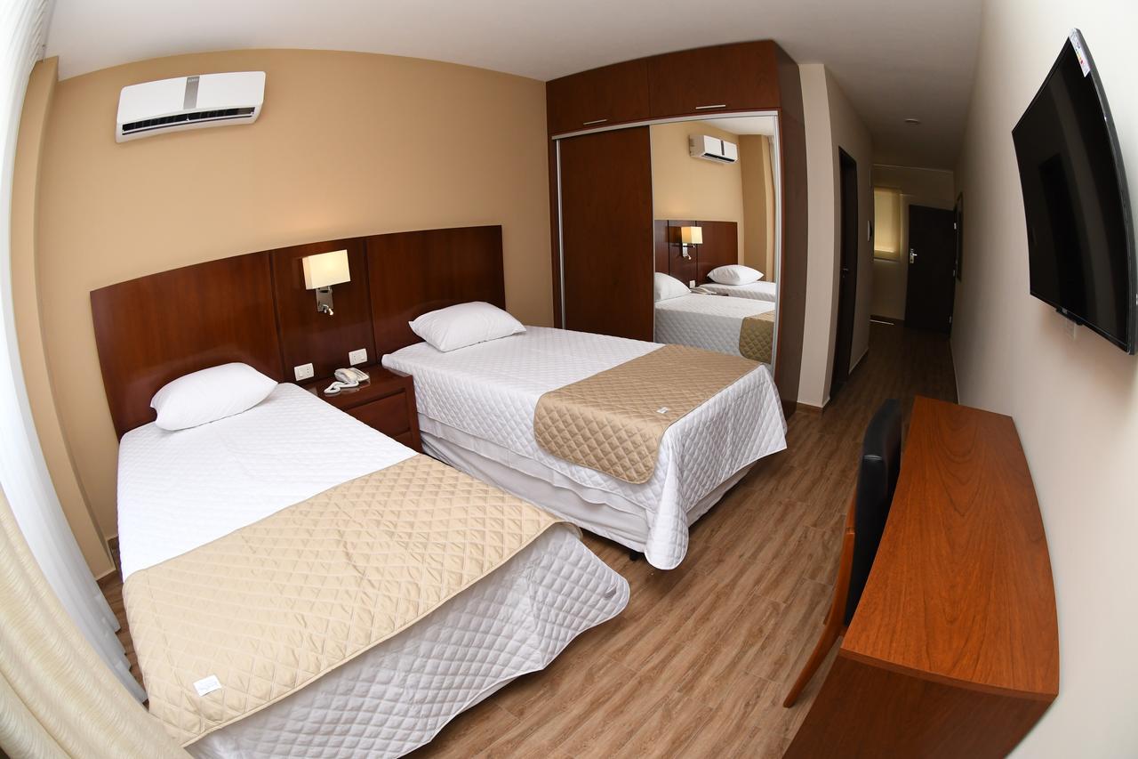 Taos Apart Hotel Санта Крус де ла Сиера Екстериор снимка