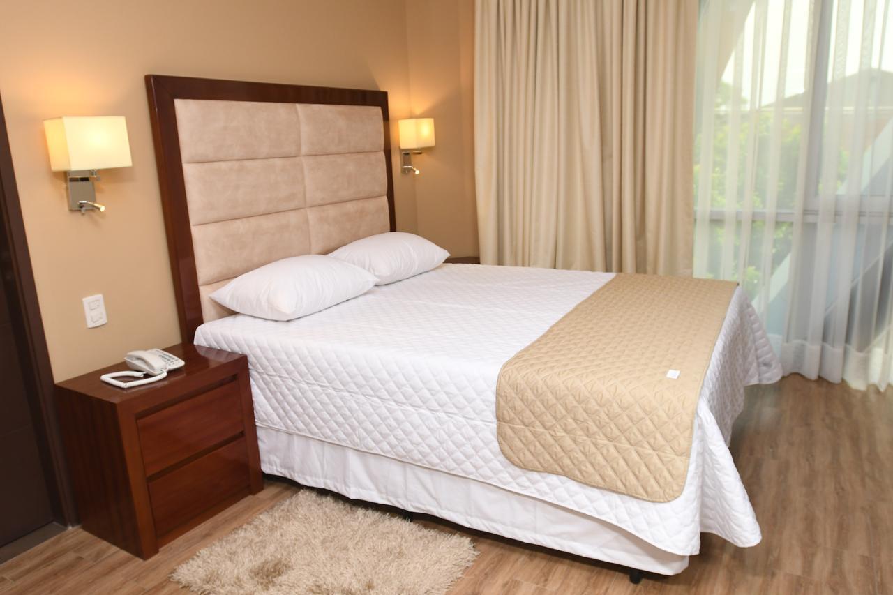 Taos Apart Hotel Санта Крус де ла Сиера Екстериор снимка
