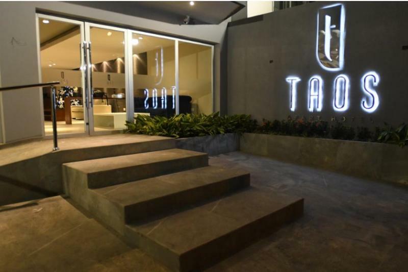 Taos Apart Hotel Санта Крус де ла Сиера Екстериор снимка